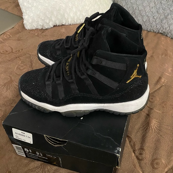 Jordan 11 Retro Heiress - Picture 4 of 5